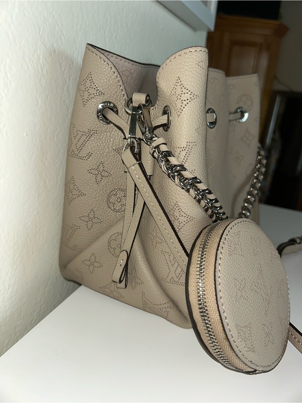 Louis Vuitton mahina Bella Shoulder crossbody Bag & pouch microchip - Picture 4 of 16